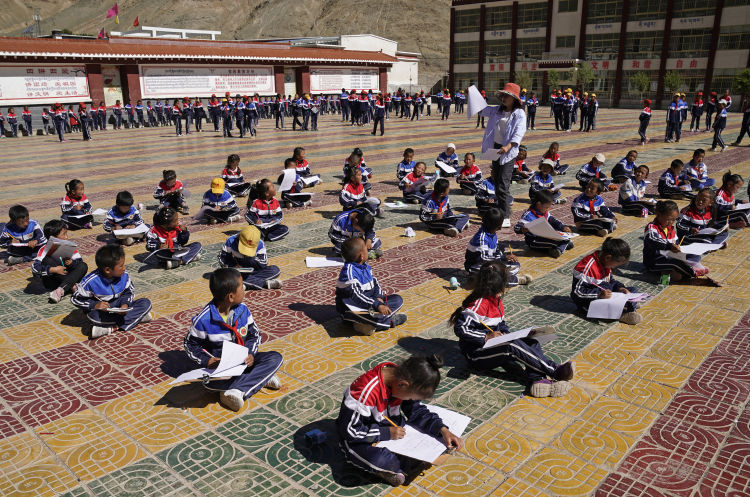 7月13日上午,西藏昂仁县亚木乡小学全景.