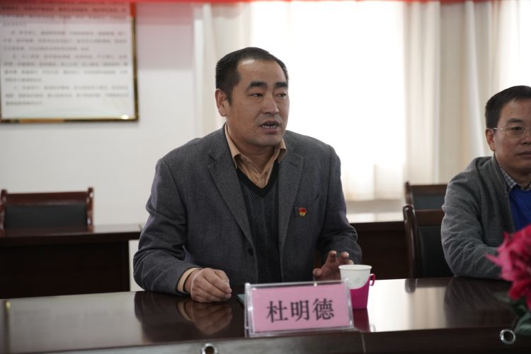 沂源县医保局副局长杜明德介绍"淄博齐惠保"相关情况,以及再三对