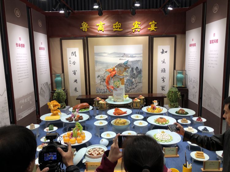 山东非物质文化遗产博山四四席传承人,鲁菜博物馆馆长王鹏坦言,鲁菜